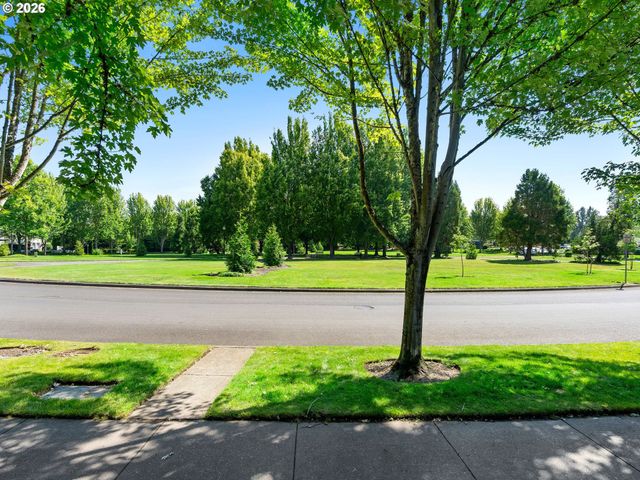 1078 Ne PARKS EDGE Cir, Hillsboro, OR 97124