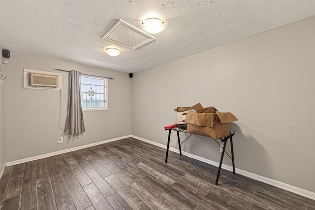 11331 Oakcenter Drive, Houston, TX 77072