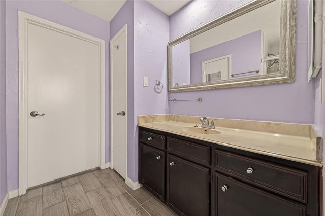 11331 Oakcenter Drive, Houston, TX 77072