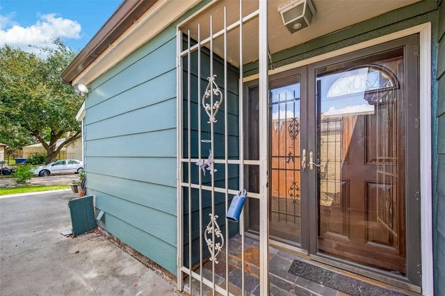 11331 Oakcenter Drive, Houston, TX 77072