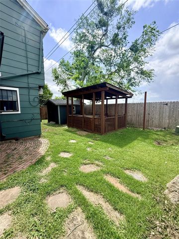 11331 Oakcenter Drive, Houston, TX 77072