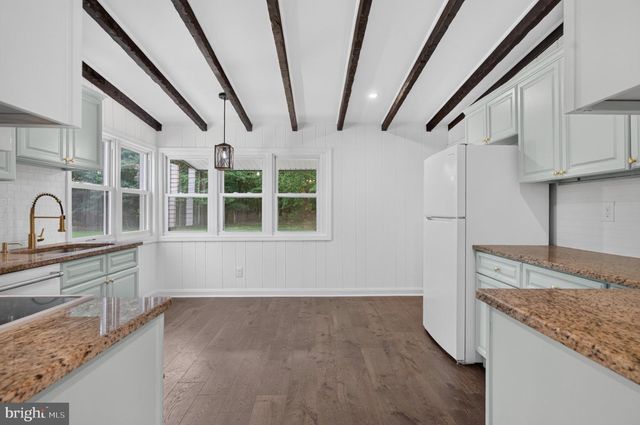 10 W FACTORY RD, Berlin, NJ 08009