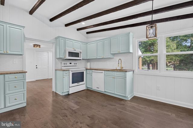 10 W FACTORY RD, Berlin, NJ 08009