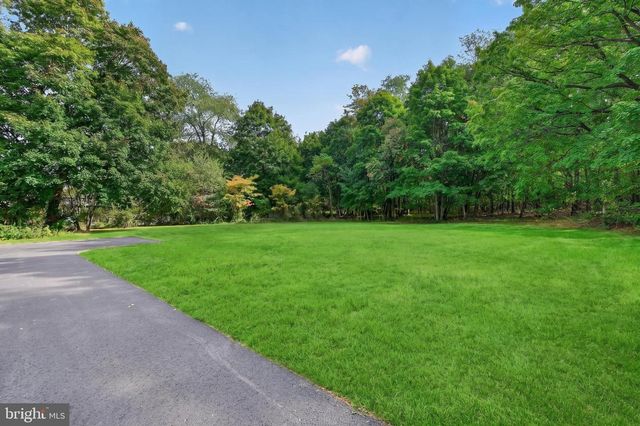10 W FACTORY RD, Berlin, NJ 08009