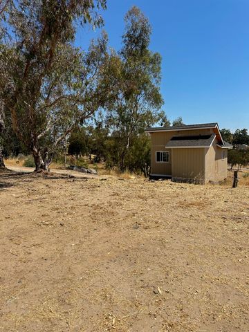 5566 amos, Burson, CA 95225