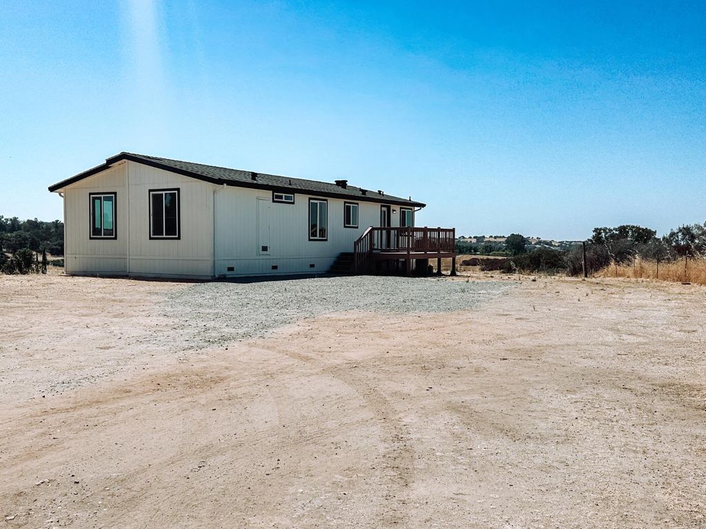 5566 amos, Burson, CA 95225