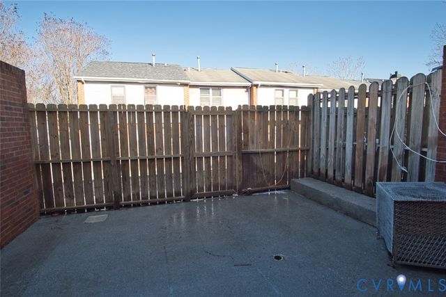 19 Jarratt Ct, Petersburg, VA 23803