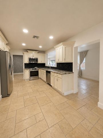 7210 Mckinley Street, Hollywood, FL 33024