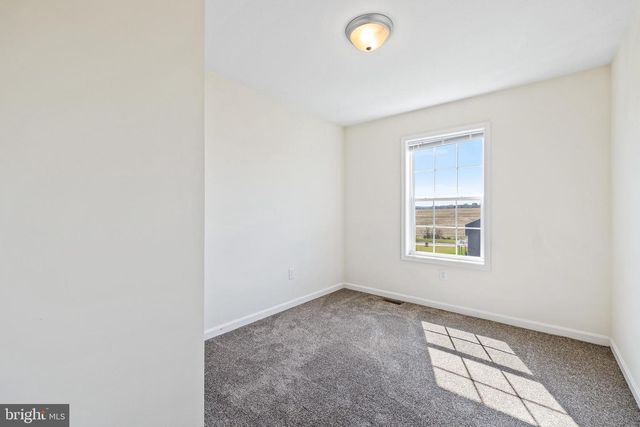 887 SETTING SUN LN, Chambersburg, PA 17201