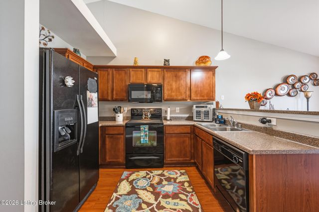 8904 Stony Falls Way, Jeffersontown, KY 40299