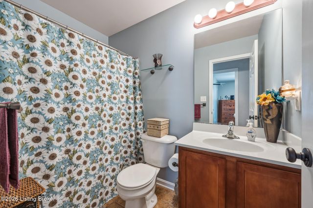 8904 Stony Falls Way, Jeffersontown, KY 40299