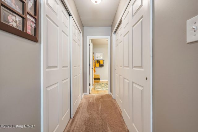 8904 Stony Falls Way, Jeffersontown, KY 40299