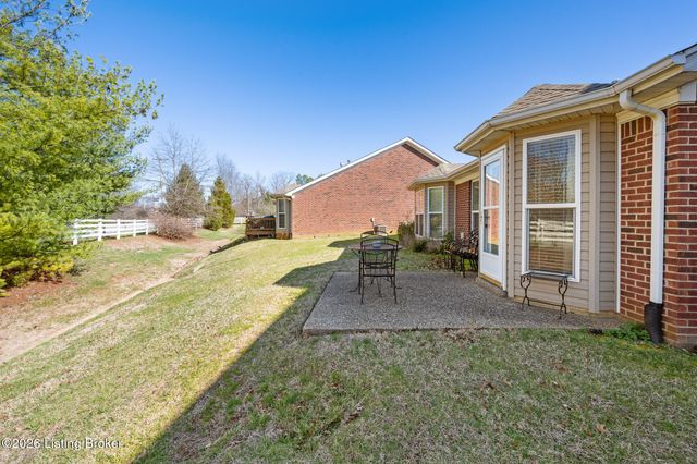 8904 Stony Falls Way, Jeffersontown, KY 40299