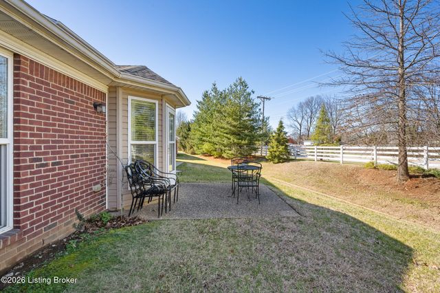 8904 Stony Falls Way, Jeffersontown, KY 40299