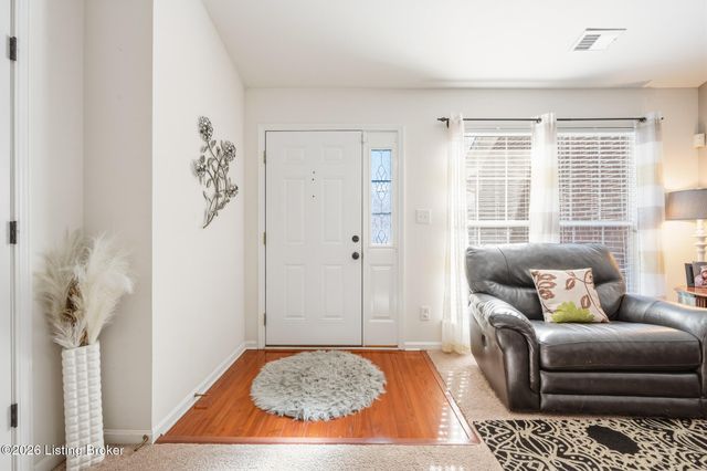 8904 Stony Falls Way, Jeffersontown, KY 40299