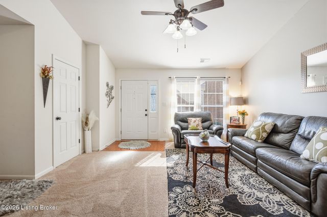 8904 Stony Falls Way, Jeffersontown, KY 40299