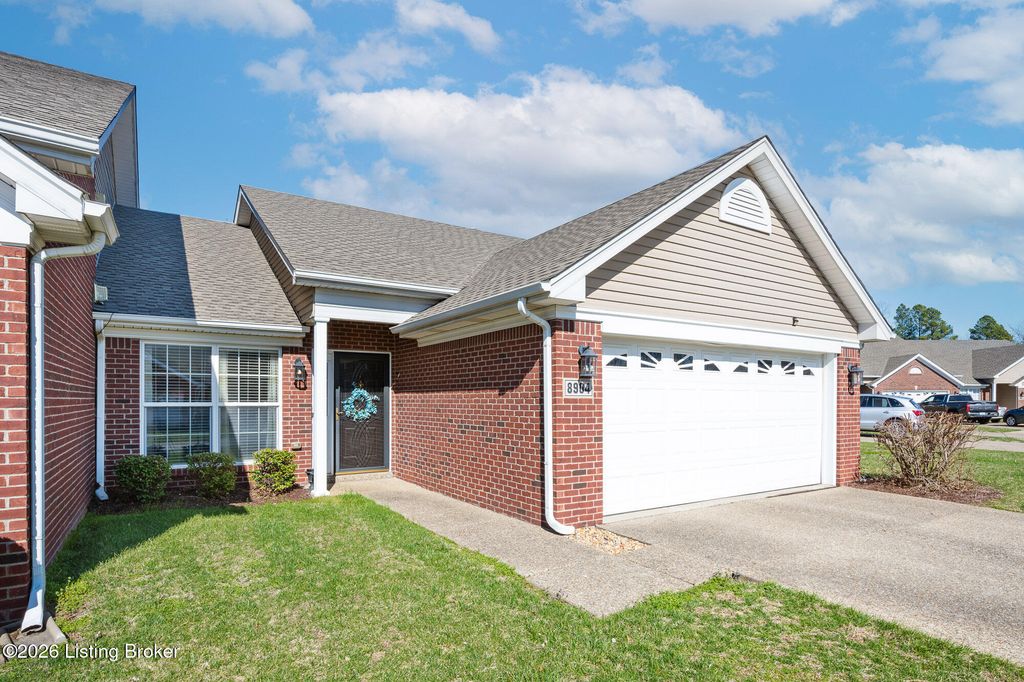 8904 Stony Falls Way, Jeffersontown, KY 40299