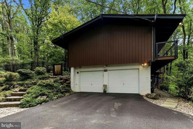 564 PUGH RD, Wayne, PA 19087
