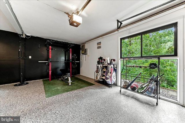 564 PUGH RD, Wayne, PA 19087