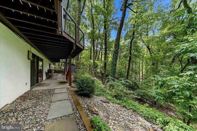 564 PUGH RD, Wayne, PA 19087