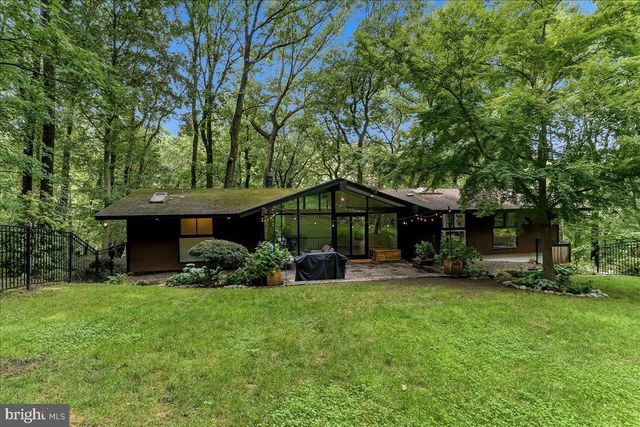 564 PUGH RD, Wayne, PA 19087