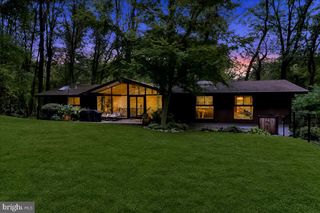 564 PUGH RD, Wayne, PA 19087