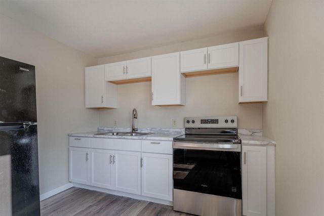 630 JACKSON STREET, Oshkosh, WI 54901