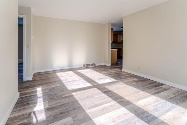 630 JACKSON STREET, Oshkosh, WI 54901