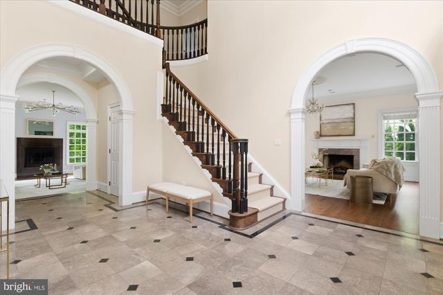 4115 40TH PL N, Arlington, VA 22207