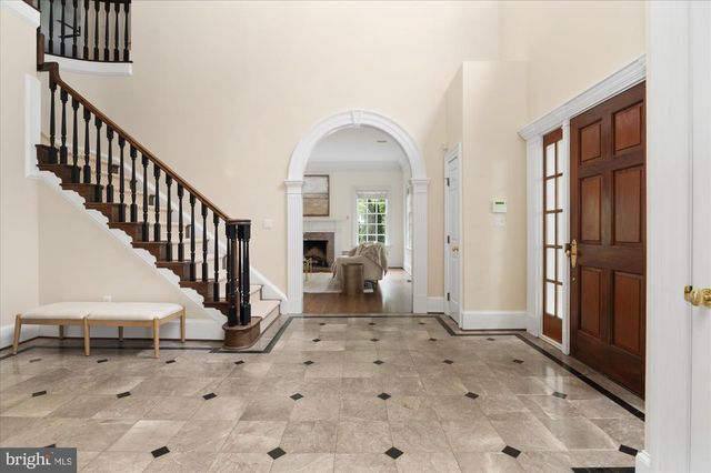 4115 40TH PL N, Arlington, VA 22207