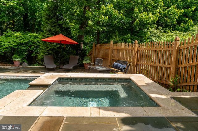 4115 40TH PL N, Arlington, VA 22207