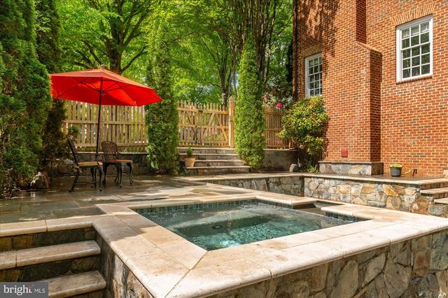 4115 40TH PL N, Arlington, VA 22207