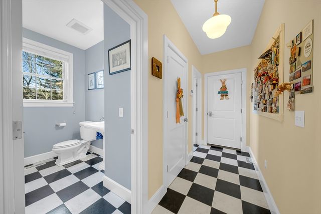 18 Stonebridge Rd, Groveland, MA 01834