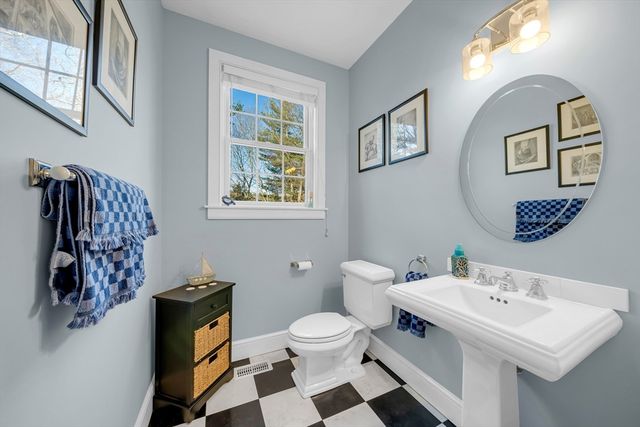 18 Stonebridge Rd, Groveland, MA 01834