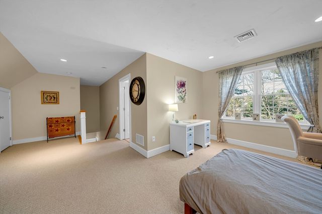 18 Stonebridge Rd, Groveland, MA 01834