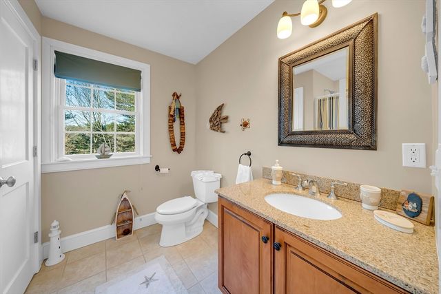 18 Stonebridge Rd, Groveland, MA 01834