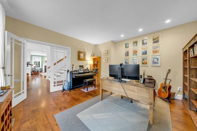 18 Stonebridge Rd, Groveland, MA 01834