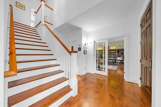 18 Stonebridge Rd, Groveland, MA 01834