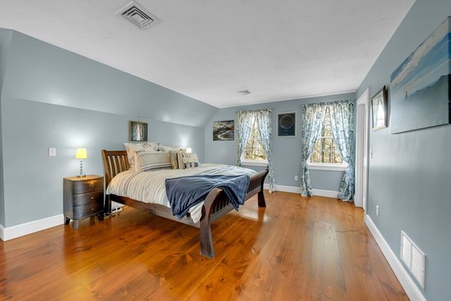 18 Stonebridge Rd, Groveland, MA 01834