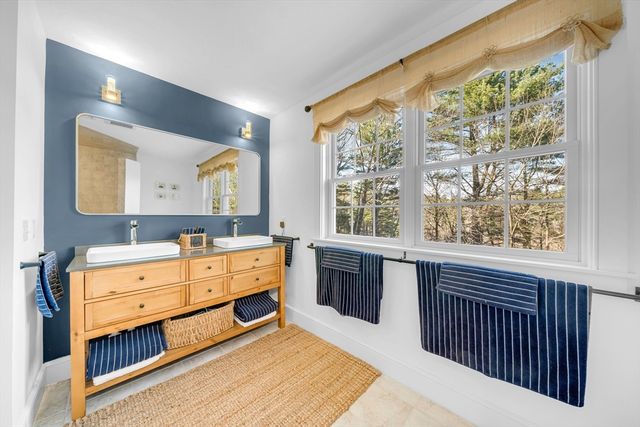 18 Stonebridge Rd, Groveland, MA 01834