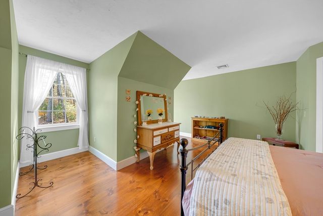 18 Stonebridge Rd, Groveland, MA 01834