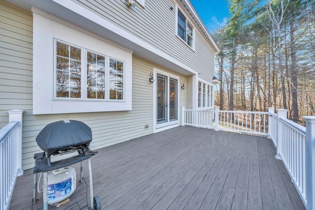 18 Stonebridge Rd, Groveland, MA 01834