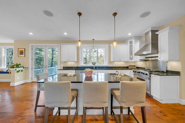 18 Stonebridge Rd, Groveland, MA 01834