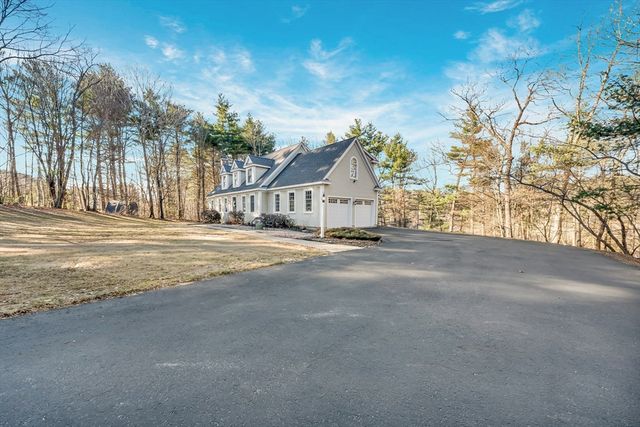 18 Stonebridge Rd, Groveland, MA 01834