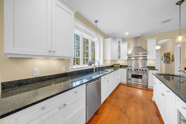 18 Stonebridge Rd, Groveland, MA 01834