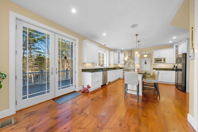 18 Stonebridge Rd, Groveland, MA 01834