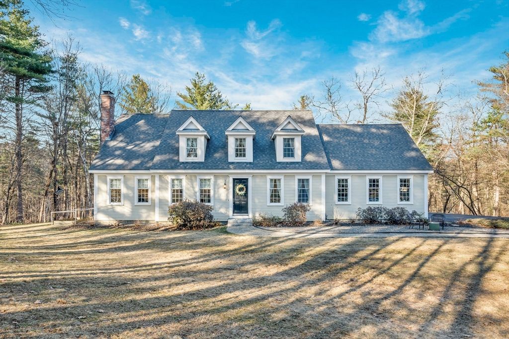 18 Stonebridge Rd, Groveland, MA 01834