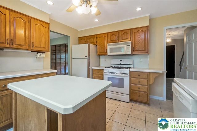 268 Apollo Drive, Bethlehem City, PA 18017