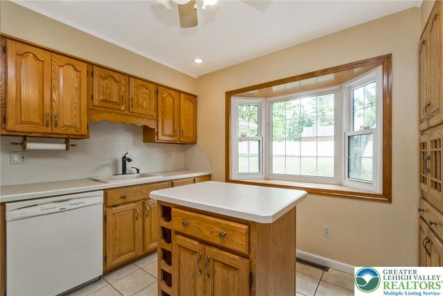 268 Apollo Drive, Bethlehem City, PA 18017