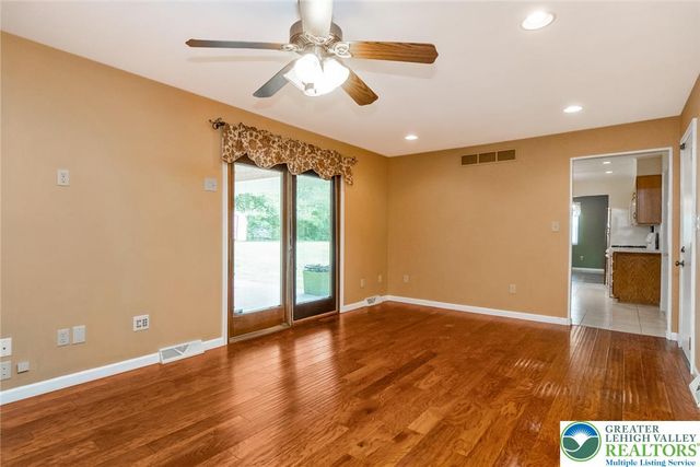 268 Apollo Drive, Bethlehem City, PA 18017